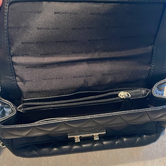 Michael Kors Sloan Bag - Picture 5 of 7